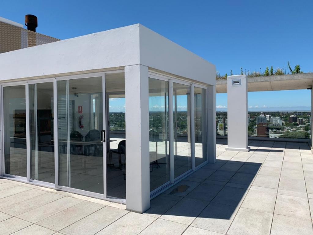 VENTA DE APARTAMENTO DE 1 DORMITORIO EN PISO 2 DE DISTRITO M MALVIN - CON RENTA