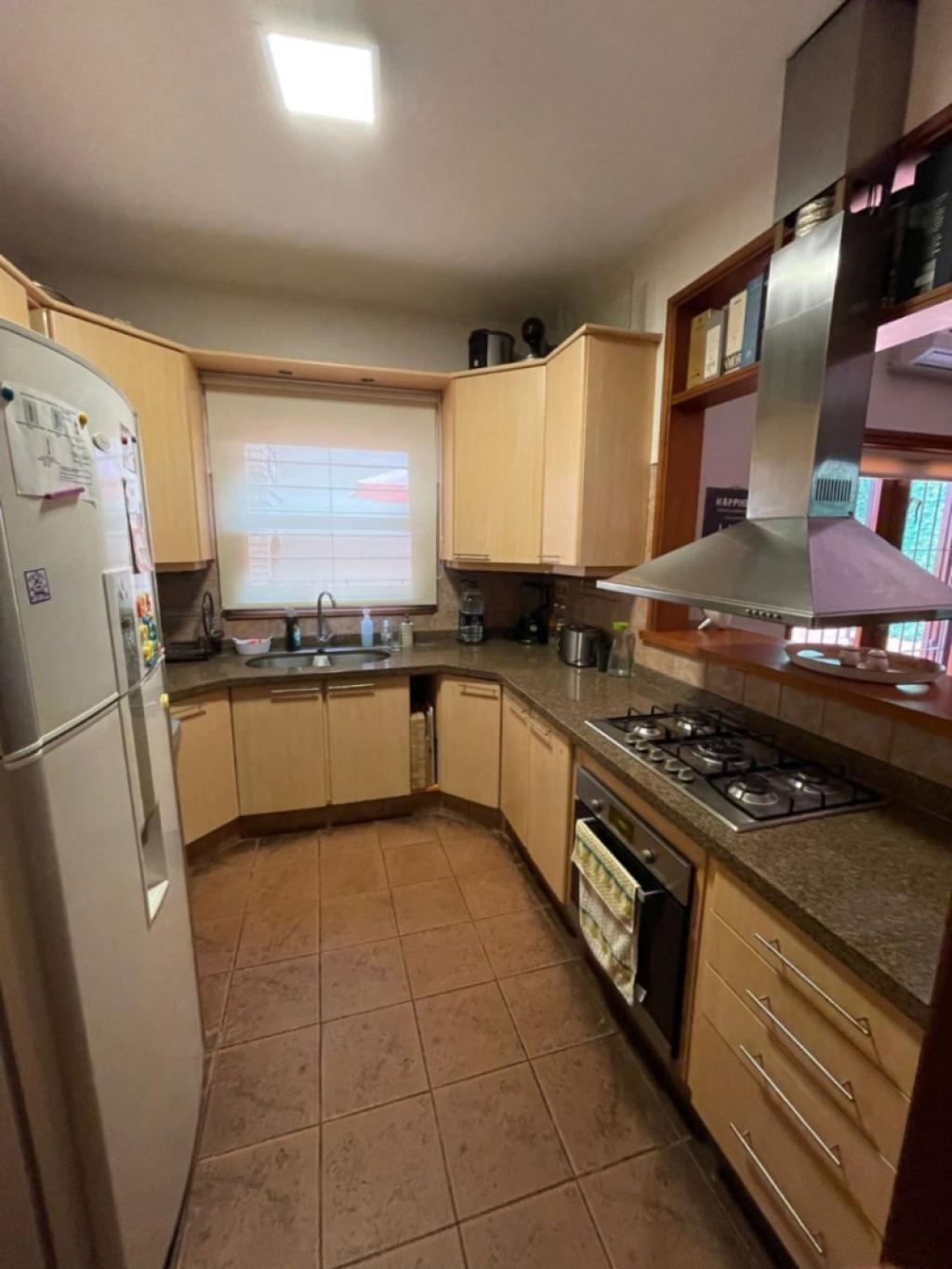 Casa en venta de 4 dormitorios 3 baños en Punta Carretas cochera para 3 autos
