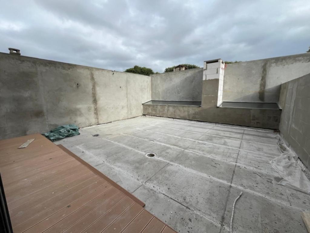 Venta apartamento de 2 dormitorios con patio en Bella Vista 