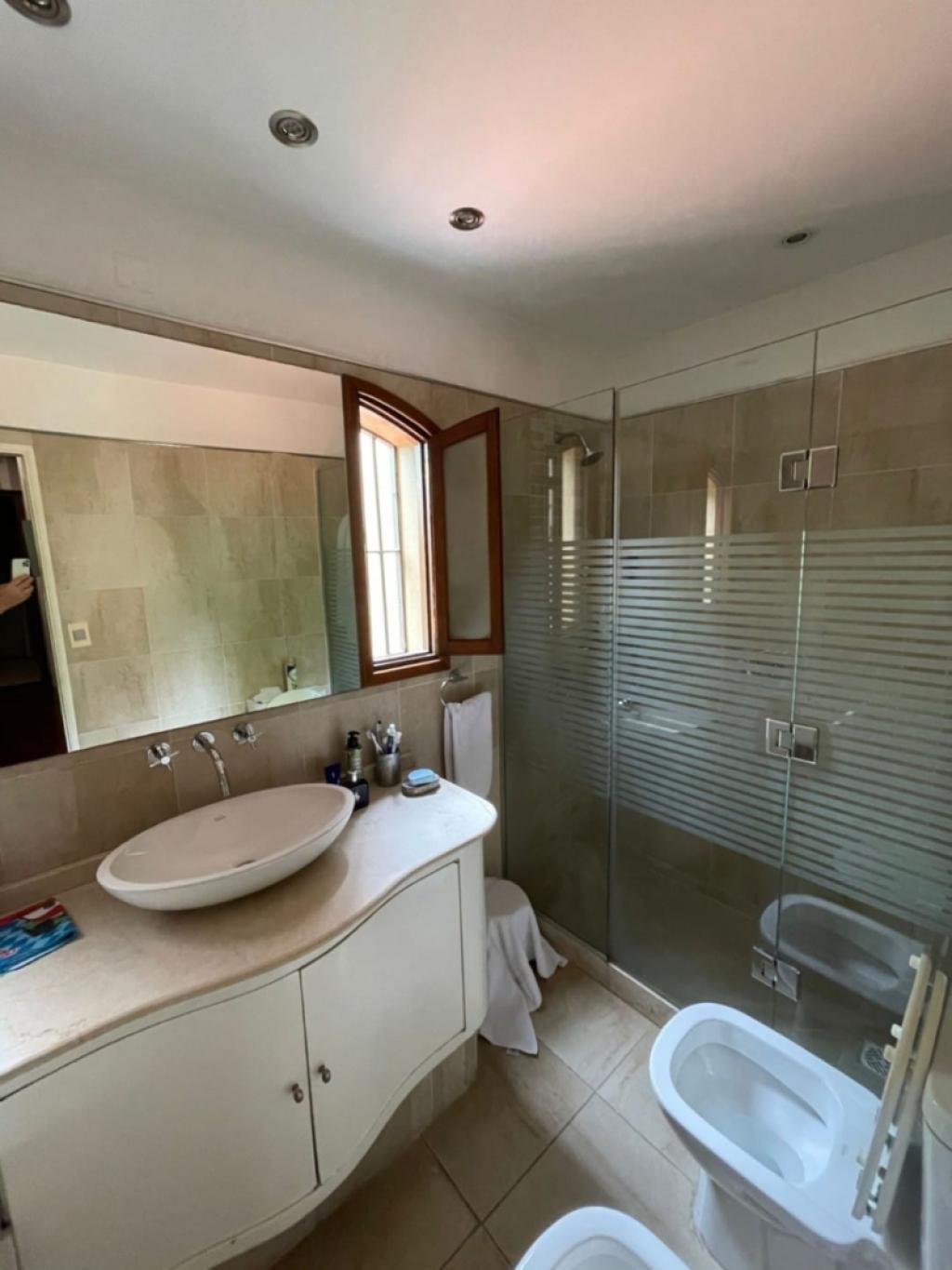 Casa en venta de 4 dormitorios 3 baños en Punta Carretas cochera para 3 autos