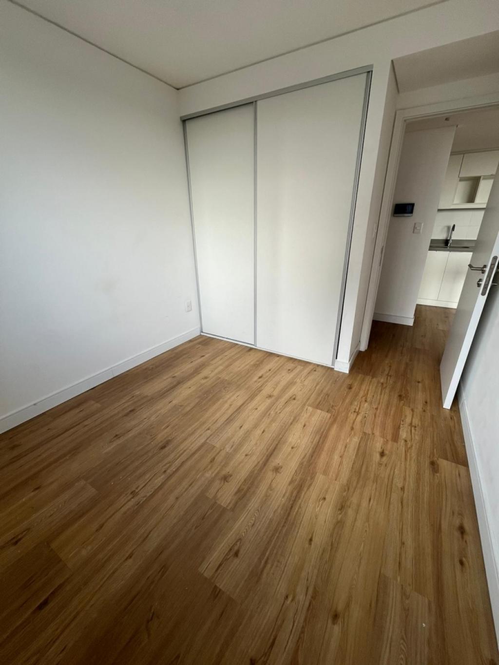 VENTA DE APARTAMENTO DE 1 DORMITORIO EN PISO 2 DE DISTRITO M MALVIN - CON RENTA