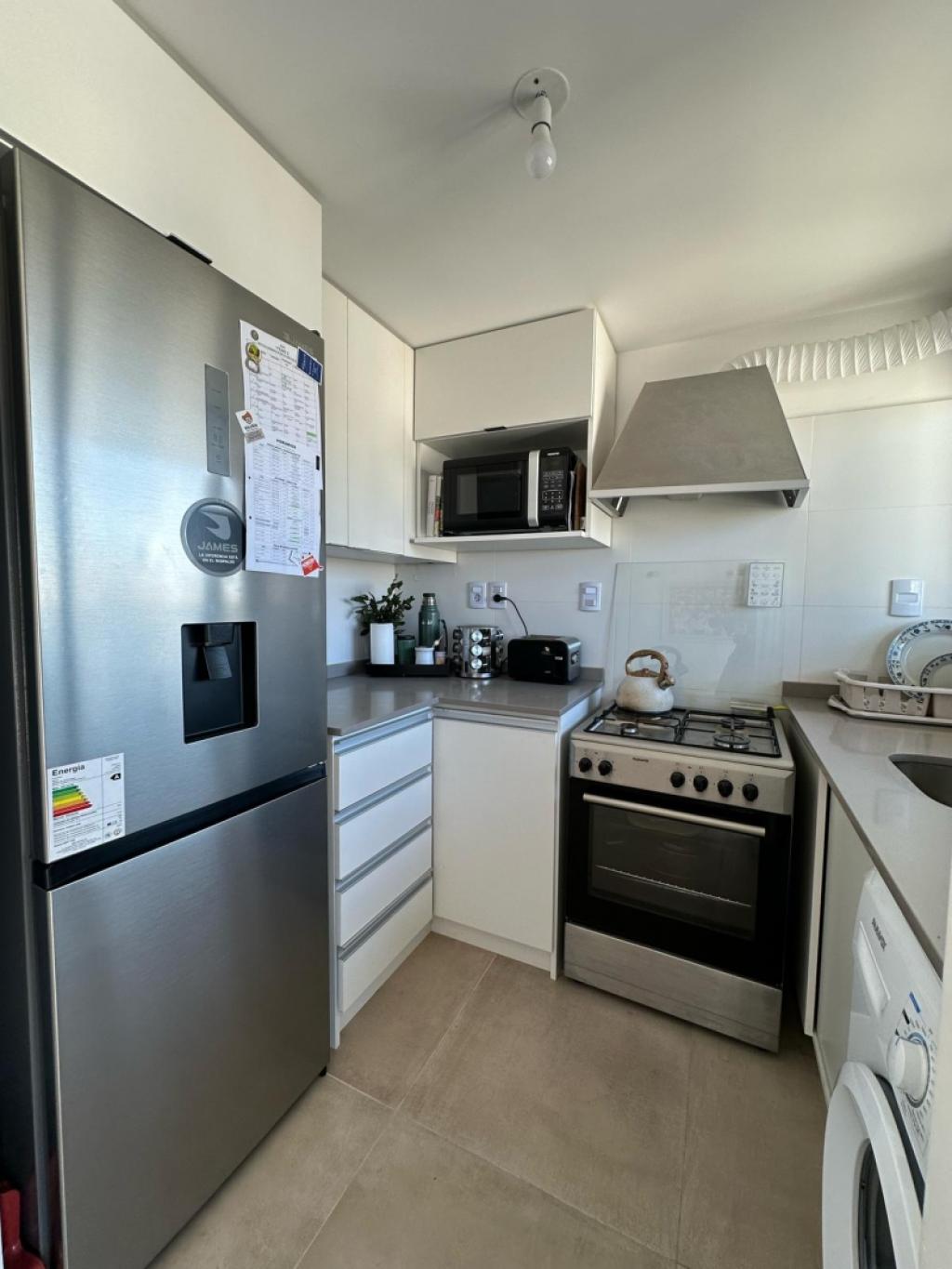 Venta apartamento 3 dormitorios, parrillero y garaje en Tres Cruces - CON RENTA 