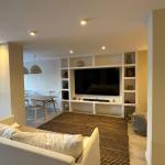 Venta apartamento tipo casa de 4 dormitorios y garage en Pocitos