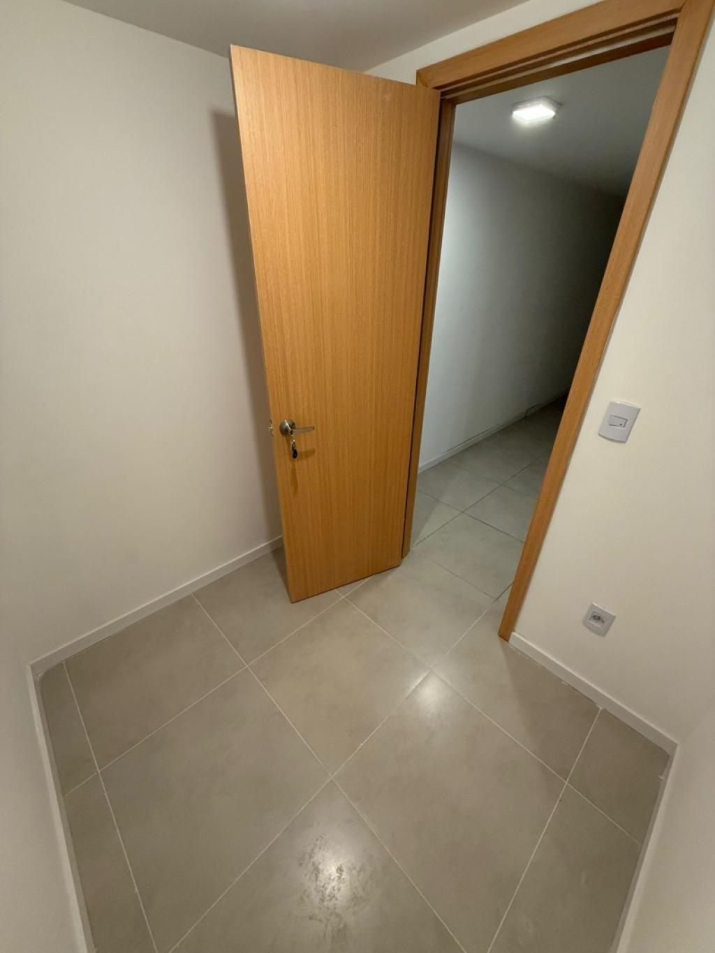VENTA APARTAMENTO 1 DORMITORIO EN TRES CRUCES - CON PARRILLERO PROPIO Y GARAGE EN PISO 6