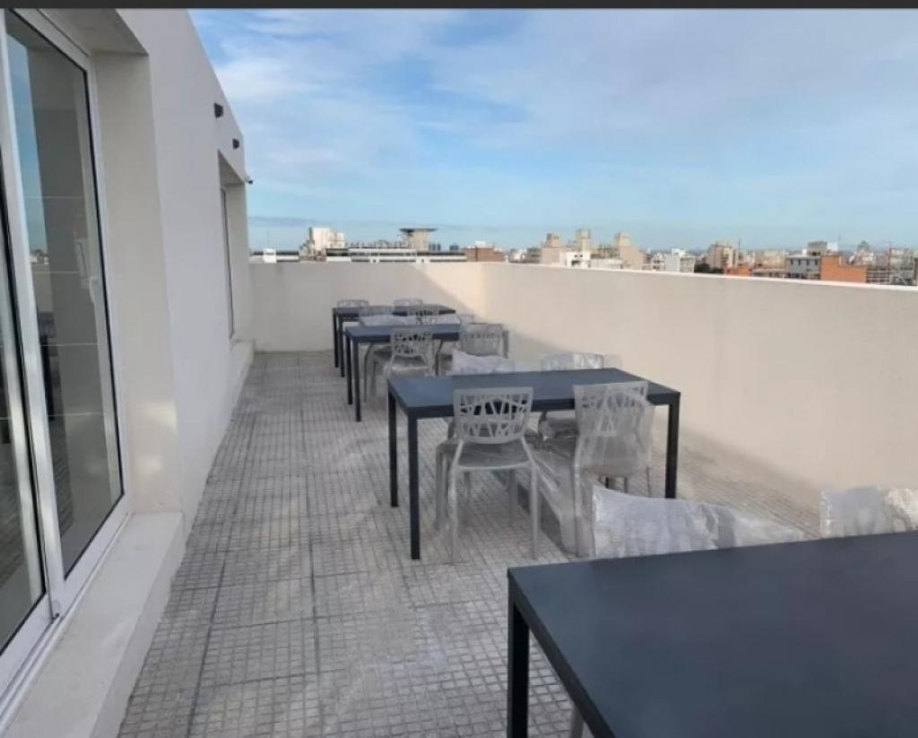 Alquiler apartamento 1 dormitorio en piso alto al frente, Cordón Sur.