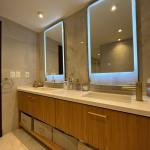 Venta apartamento tipo casa de 4 dormitorios y garage en Pocitos