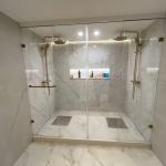 Venta apartamento tipo casa de 4 dormitorios y garage en Pocitos