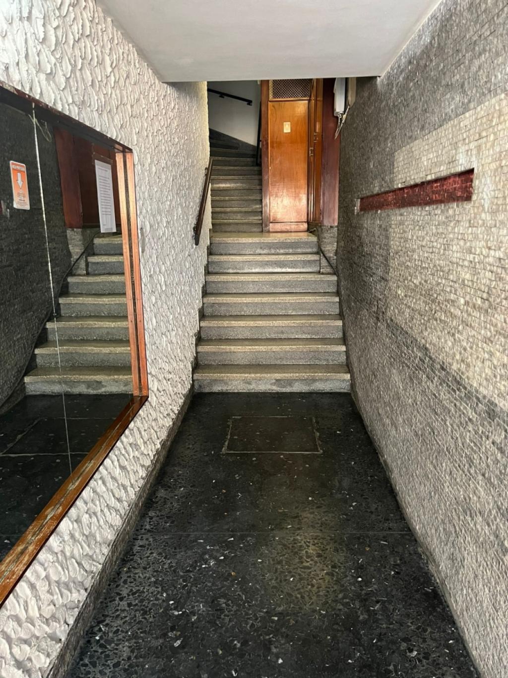 VENTA APARTAMENTO 1 DORMITORIO EN CIUDAD VIEJA - CON RENTA