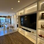 Venta apartamento tipo casa de 4 dormitorios y garage en Pocitos