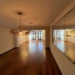 Venta apartamento tipo casa de 4 dormitorios y garage en Pocitos