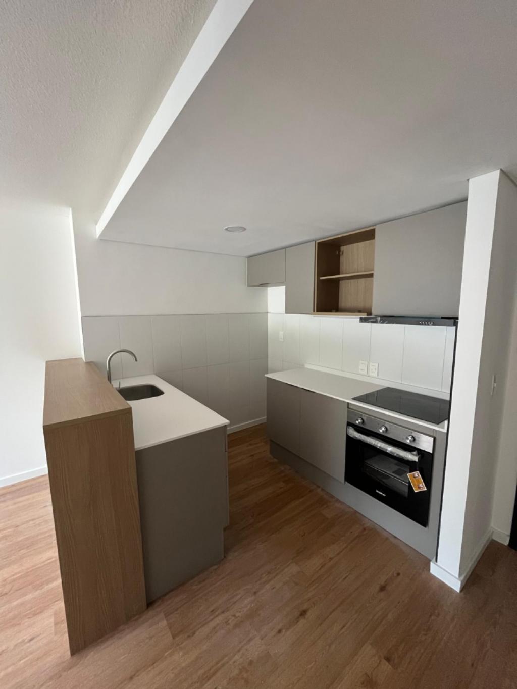 Venta apartamento de 2 dormitorios con patio en Bella Vista 