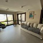 Venta apartamento tipo casa de 4 dormitorios y garage en Pocitos