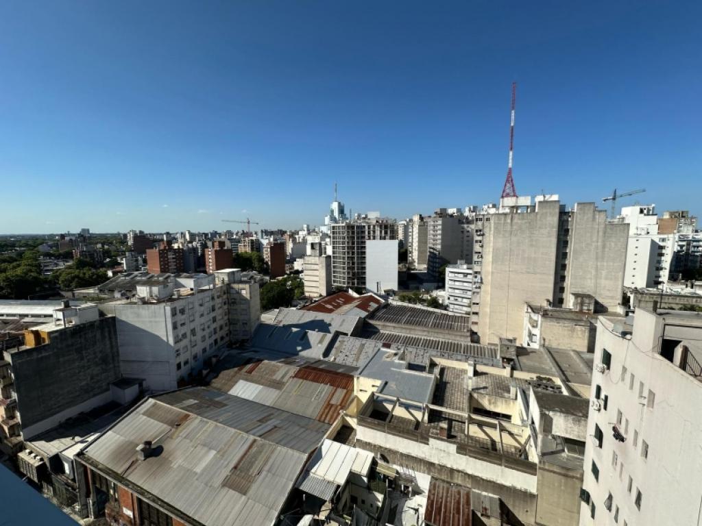 Venta apartamento 3 dormitorios, parrillero y garaje en Tres Cruces - CON RENTA 