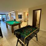 Venta apartamento tipo casa de 4 dormitorios y garage en Pocitos