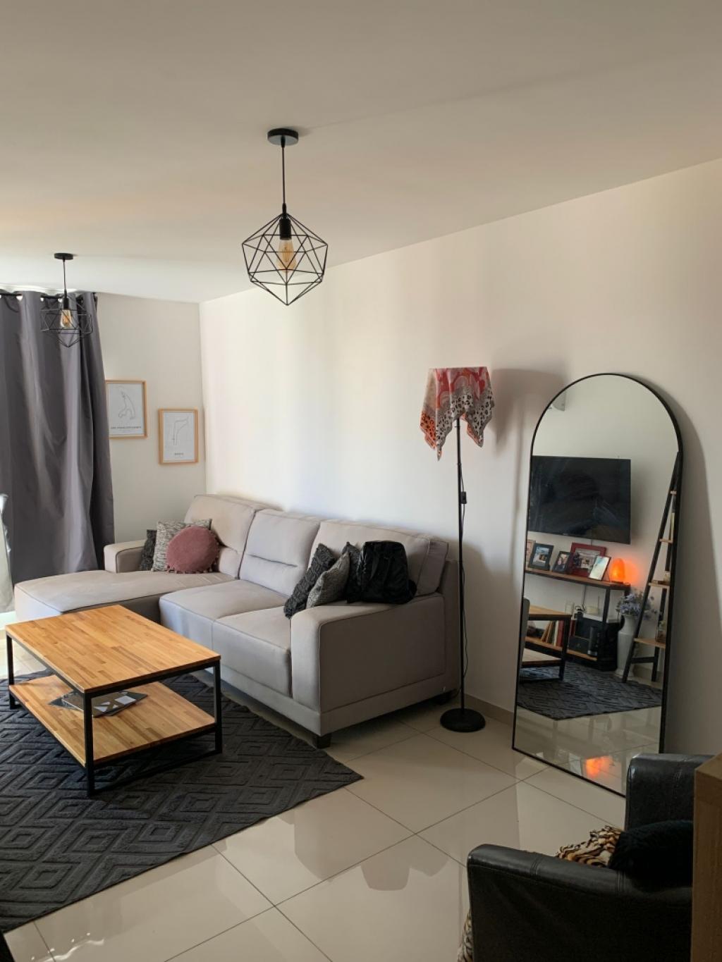Alquiler apartamento 1 dormitorio en piso alto al frente, Cordón Sur.