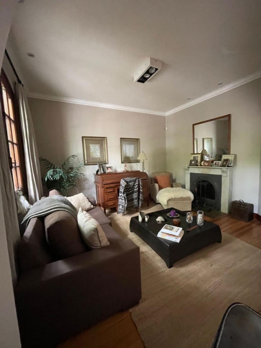 Casa en venta de 4 dormitorios 3 baños en Punta Carretas cochera para 3 autos