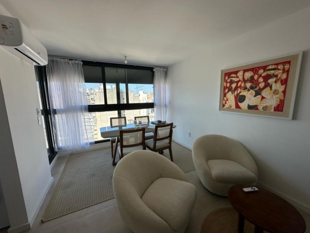 Venta apartamento 3 dormitorios, parrillero y garaje en Tres Cruces - CON RENTA 