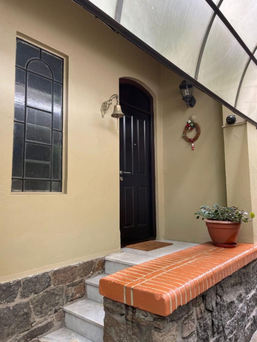 Casa en venta de 4 dormitorios 3 baños en Punta Carretas cochera para 3 autos