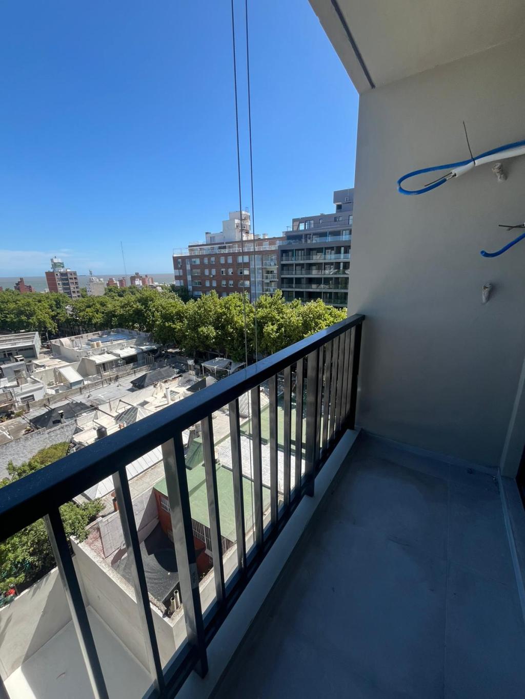 Venta de apartamento y garage a estrenar en Cordón Sur.