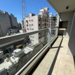 VENTA APARTAMENTO 1 DORMITORIO EN TRES CRUCES, CON PARRILLERO PROPIO Y GARAGE  - piso 9 al frente