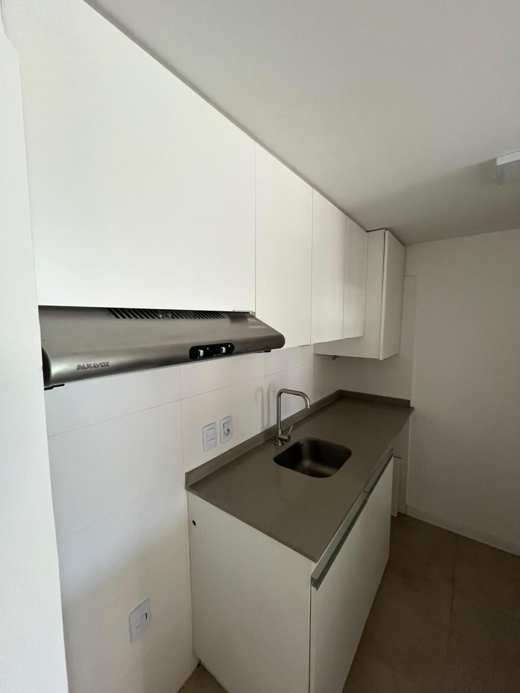 VENTA APARTAMENTO 1 DORMITORIO EN TRES CRUCES, CON PARRILLERO PROPIO Y GARAGE  - piso 9 al frente