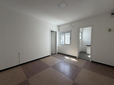 FRANCISCO LLAMBÍ PROX AV. RIVERA - 1 DORM - POR ESCALERA