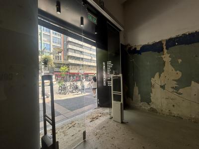 Av. 18 De Julio Y Convencion - 180m2