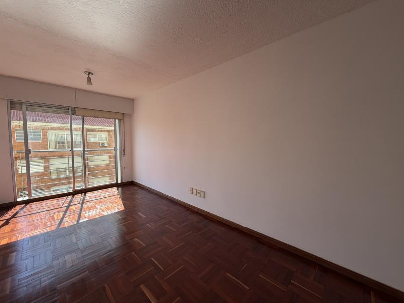 AV. BRASIL Y ARAUCHO - 1 DORM C/GGE - MUY LUMINOSO-1