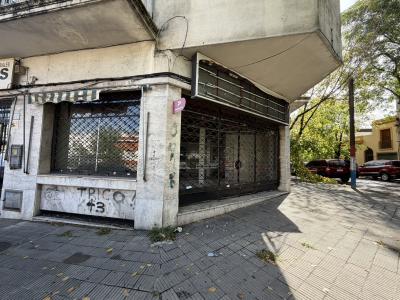 JUAN RAMON GOMEZ Y ESTERO BELLACO - LOCAL EN ESQUINA 123m2 EN 2 NIV