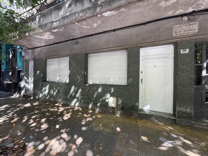 JUAN PAULLIER Y RODO - CASA AL FRENTE 2 DORM C/PATIO-1