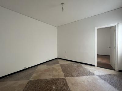 FRANCISCO LLAMBÍ PROX AV. RIVERA - 1 DORM - 1º POR ESCALERA