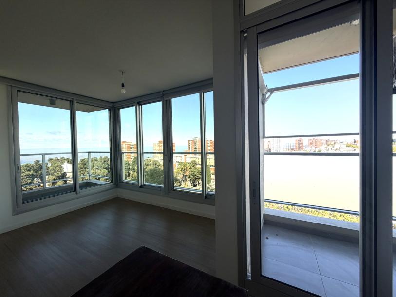 GONZALO RAMIREZ Y EJIDO - IMPECABLE - PISO ALTO - IMPONENTE VISTA-2