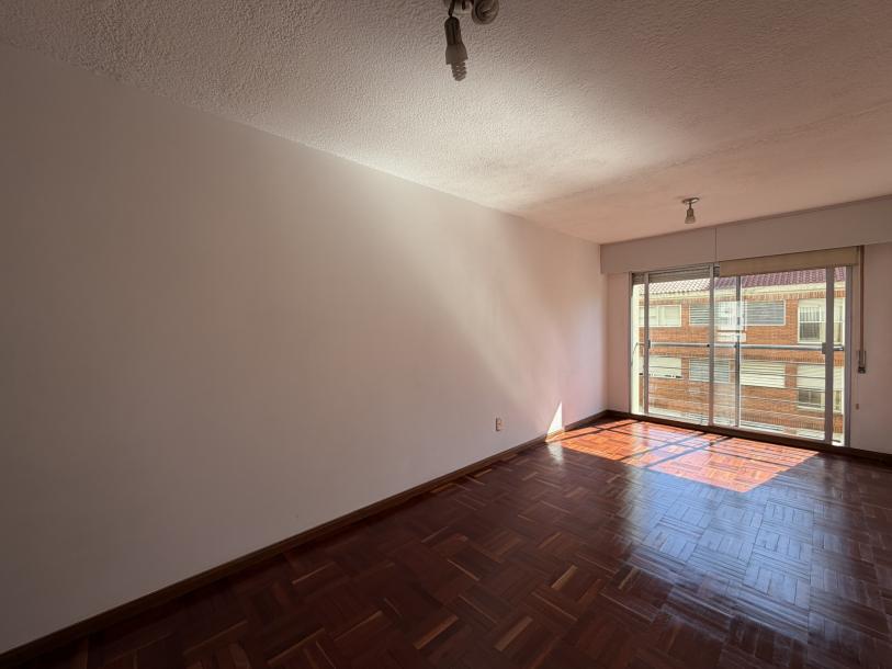 AV. BRASIL Y ARAUCHO - 1 DORM C/GGE - MUY LUMINOSO-2