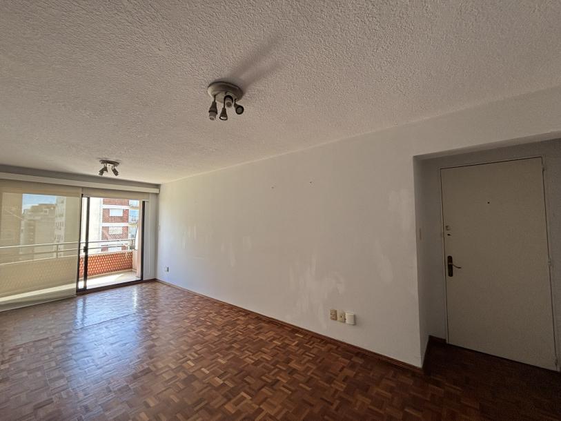 PRUDENCIO VAZQUEZ Y VEGA ESQ SARMIENTO - PISO ALTO 2D+2B+2GGE-2