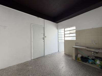 JUAN ROSAS Y GARCÍA DE ZÚÑIGA - 1 DORM PB C/PATIO