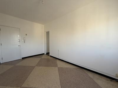 FRANCISCO LLAMBÍ PROX AV. RIVERA - 2 DORM - 1º POR ESCALERA