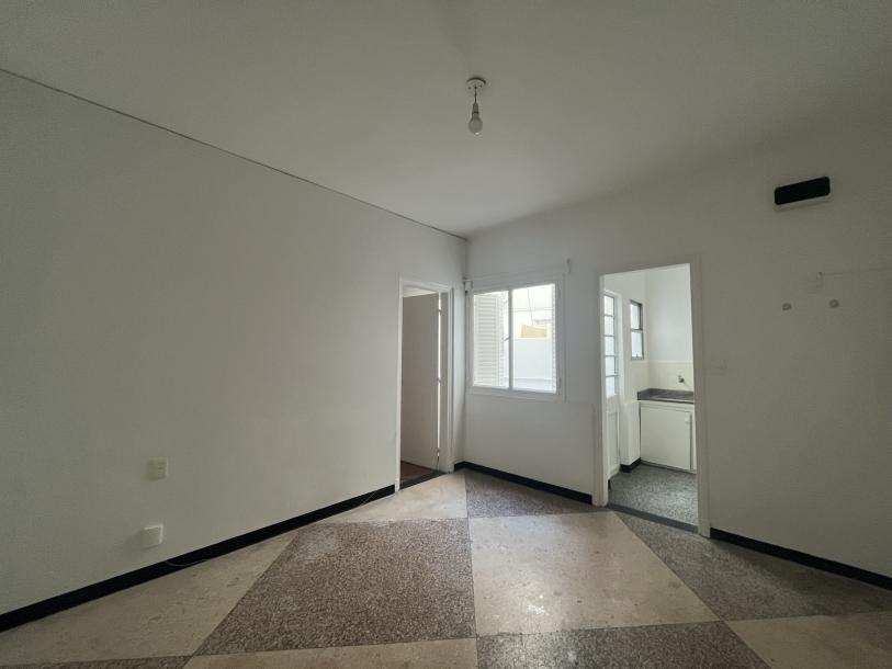 FRANCISCO LLAMBÍ PROX AV. RIVERA - 1 DORM - 1º POR ESCALERA-9