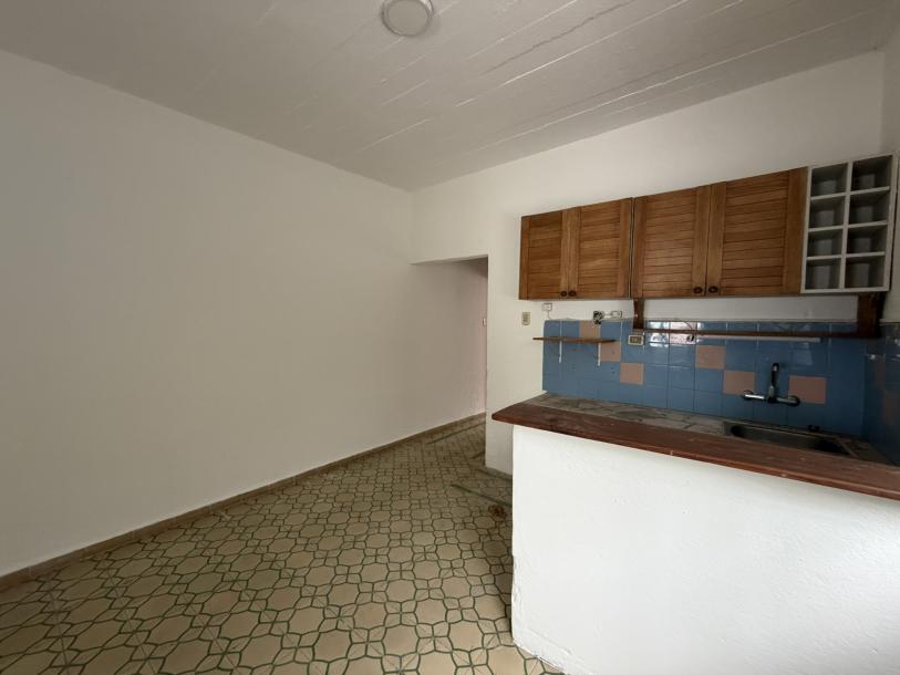 JAIME ROLDOS Y PONS ESQ. ELCANO - 1 DORM C/PATIO-3