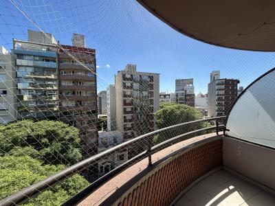 PRUDENCIO VAZQUEZ Y VEGA ESQ SARMIENTO - PISO ALTO 2D+2B+2GGE