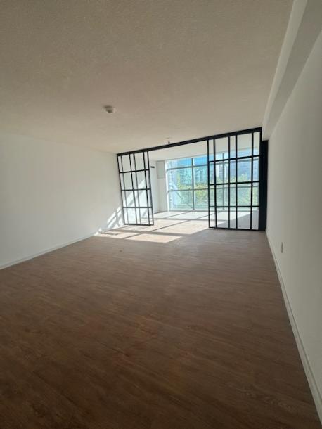 RIO  NEGRO Y 18 A ESTRENAR FRENTE A PLAZA "DEL ENTREVERO" C/GARAGE-3