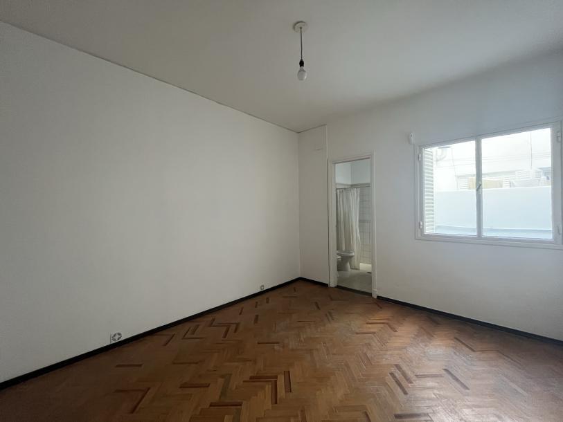 FRANCISCO LLAMBÍ PROX AV. RIVERA - 1 DORM - 1º POR ESCALERA-8