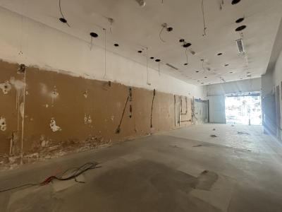 Av. 18 De Julio Y Convencion - 180m2