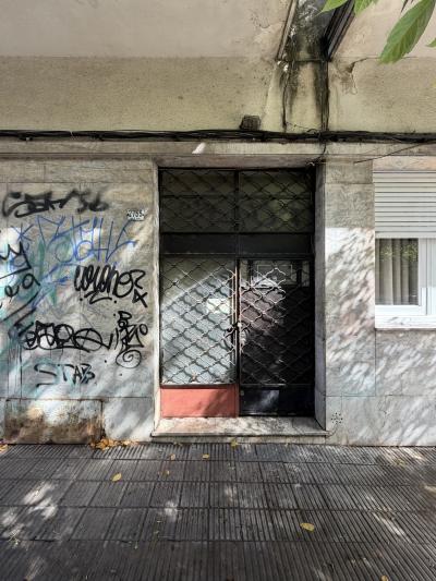 JUAN RAMON GOMEZ Y ESTERO BELLACO - LOCAL EN ESQUINA 123m2 EN 2 NIV