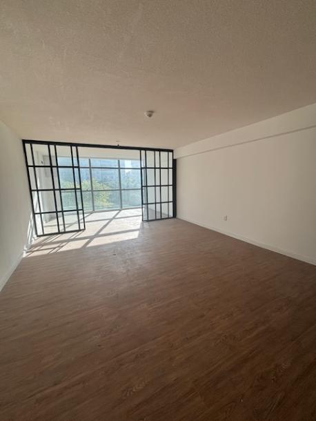 RIO  NEGRO Y 18 A ESTRENAR FRENTE A PLAZA "DEL ENTREVERO" C/GARAGE-4