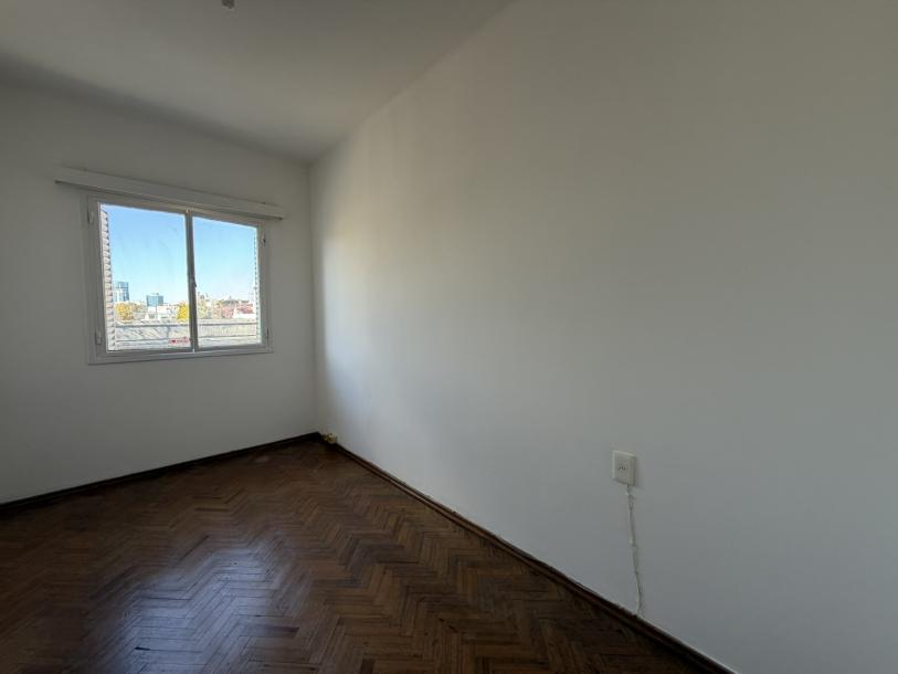 FRANCISCO LLAMBÍ PROX AV. RIVERA - 2 DORM - 1º POR ESCALERA-4