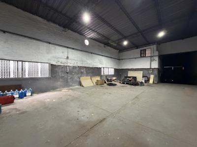 SAN MARTIN Y C. REYLES - 600M2 CONSTRUIDOS - ENTRADA CAMIONES
