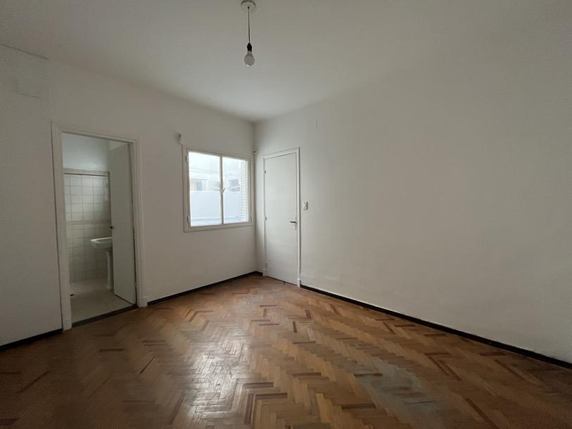FRANCISCO LLAMBÍ PROX AV. RIVERA - 1 DORM - 1º POR ESCALERA-7