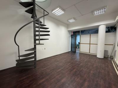 DIRI SARANDI Y BACACAY - GALERIA CIUDADELA 53m2 EN 2 PLANTAS