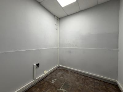DEFENSA ENTRE DANIEL MUÑOZ Y FERRER SERRA - DEPOSITO 115m2 - TOTAL 338m2