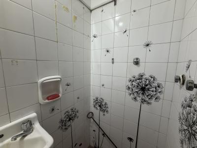 BARREIRO Y BERRO - 26M2 C/BAÑO Y KITCHENETTE